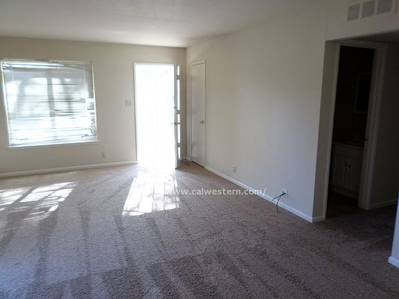2nd image of 3903 Hamilton Ave #0