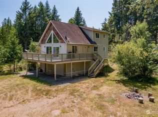 483 N Suncrest Dr, Hoodsport, WA 98548