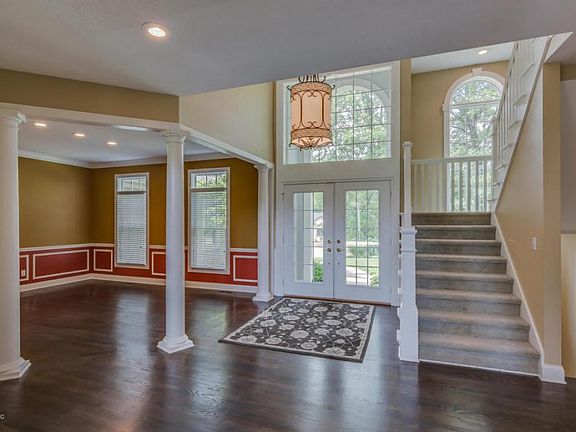 2nd image of 32901 Cayuga Heights Ln