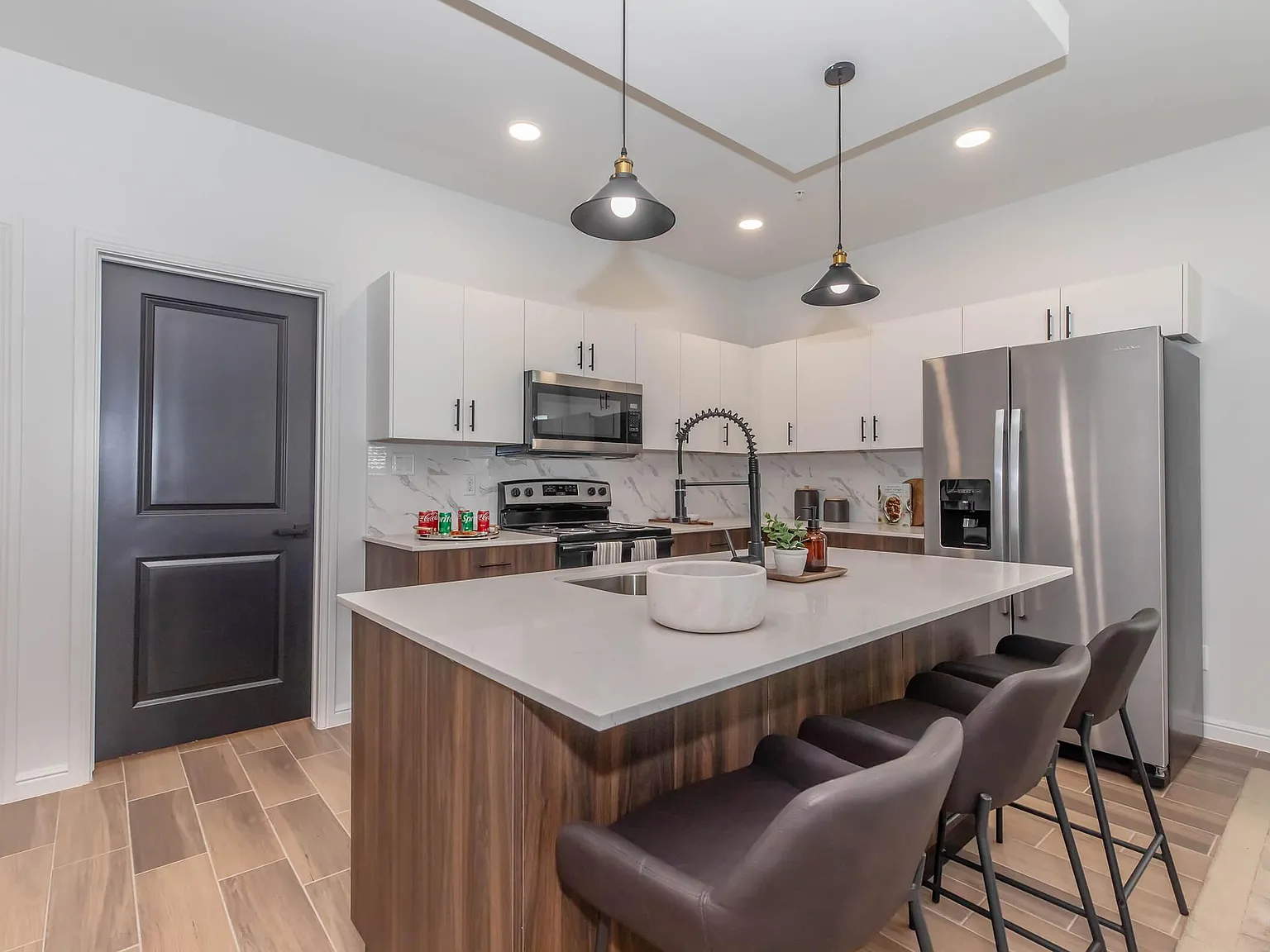 2 bed, 1132 sqft, $1,615 — Photo 2