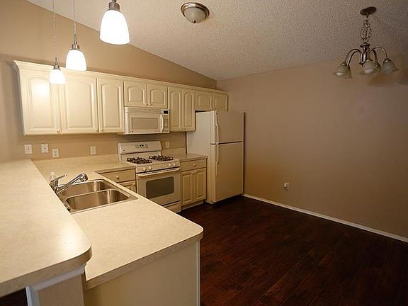 5th image of 292 Emmalee Pl