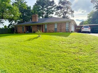 1503 Greenbriar Dr, Longview, TX 75604