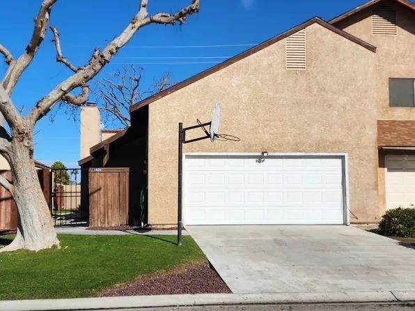1828 Ocean View Dr, Bakersfield, CA 93307