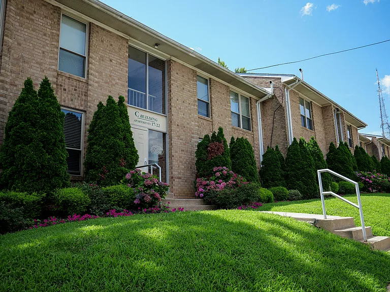 Woodmere Apartments — Photo 36