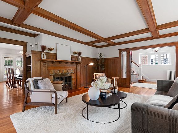 4th image of 855 Commonwealth Ave