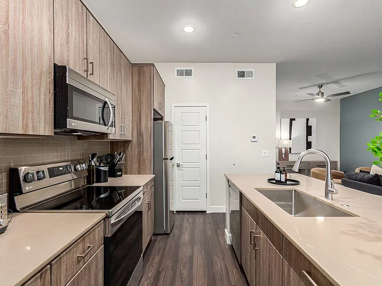 Pinnacle Vista Condominiums — Photo 30