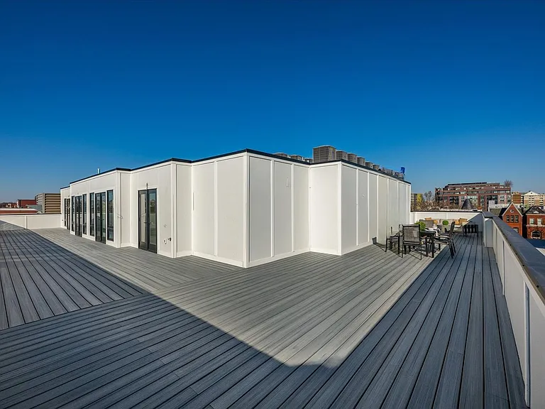 1335 11th St NW #Penthouse 4 — Photo 9