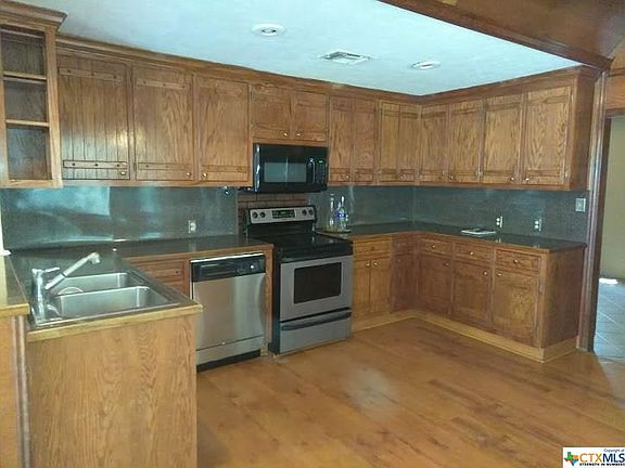 4th image of 701 Attas Ave