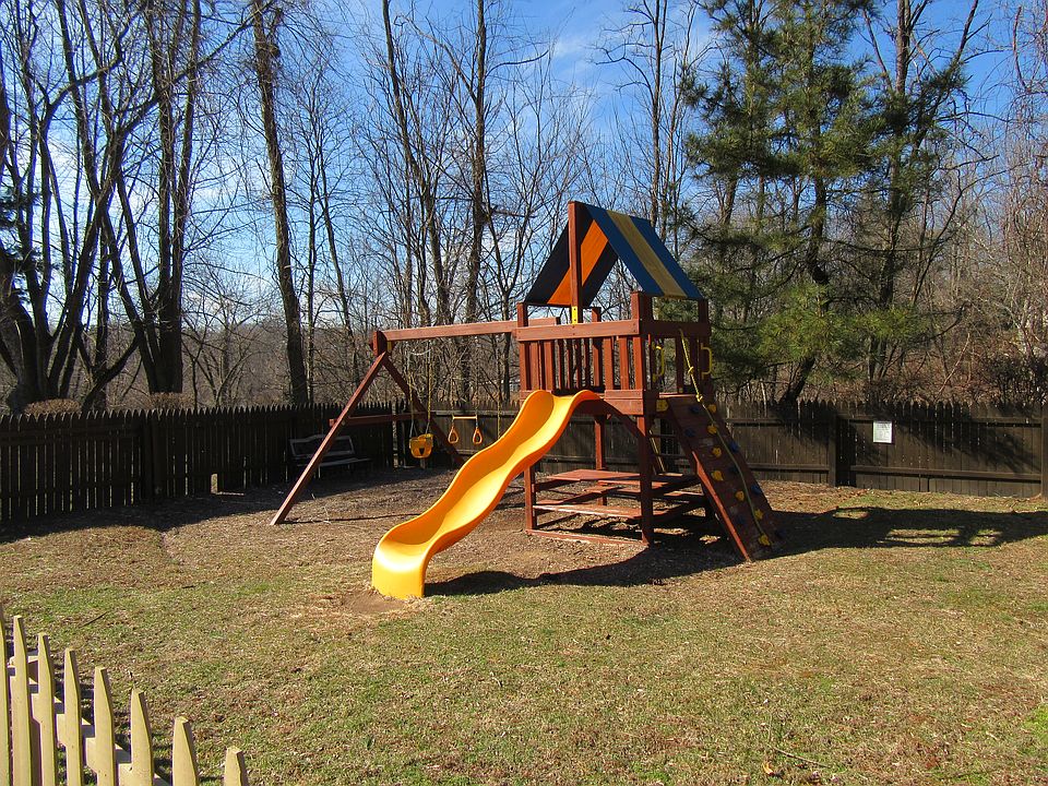 2nd image of 400 Glendale Rd #G41
