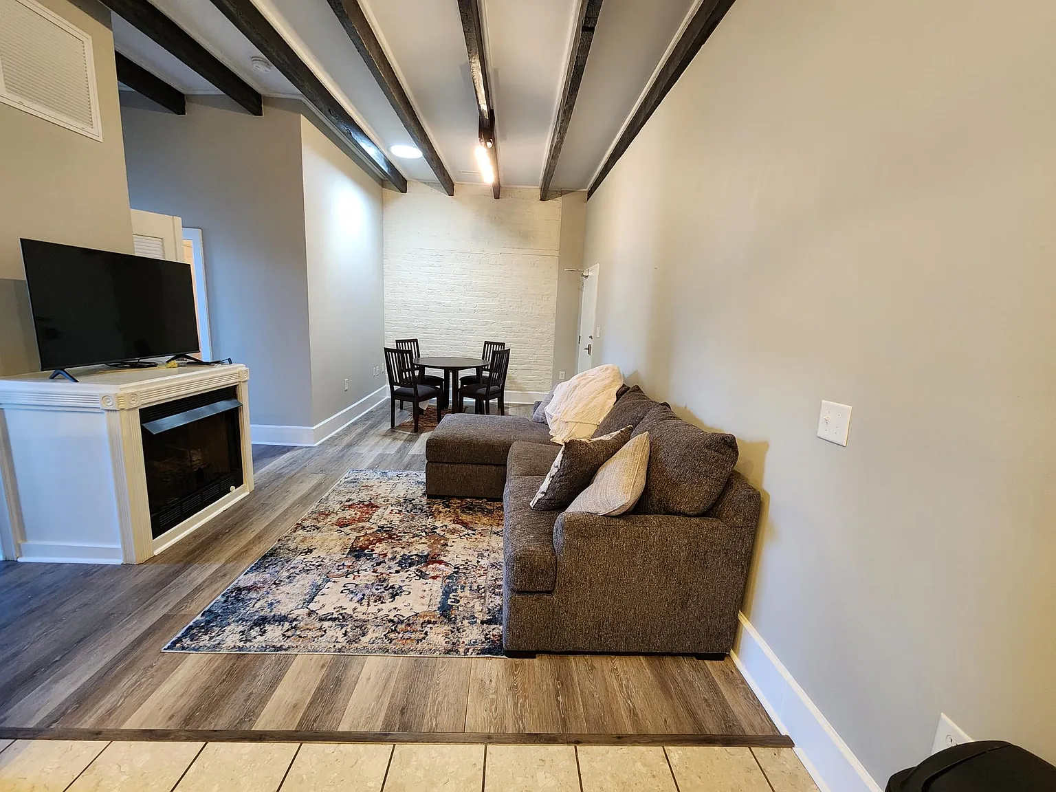 2 bed, 725 sqft, $3,250 — Photo 3