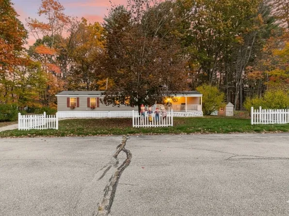 38 Rosemary St, Salem, NH 03079