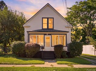 25 Lincoln St, Pontiac, MI 48341