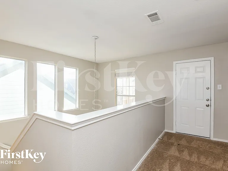 11004 Kinston St — Photo 7