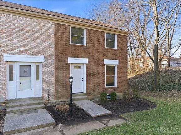 3rd image of 1446 Long Island Ct