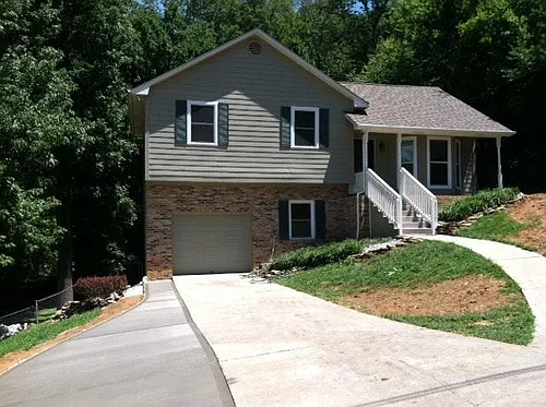 1420 Aldenwood Ln Photo 1