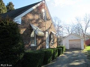 3rd image of 74 E Margaret Ave