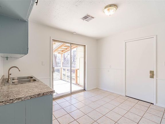 5th image of 3936 Pine Ave