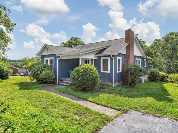 1412 Kanuga Rd, Hendersonville, NC 28739