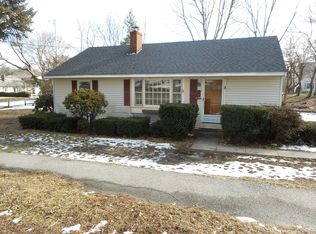 2 Meadow Ln, Danvers, MA 01923