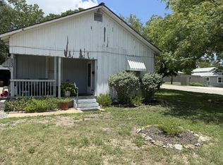 852 Tivy St, Kerrville, TX 78028