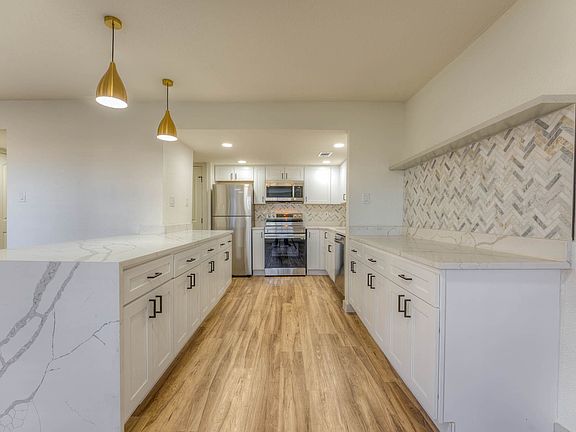 3rd image of 6755 Poplar Ave #5671646