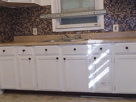 5th image of 9606B Braile Ave