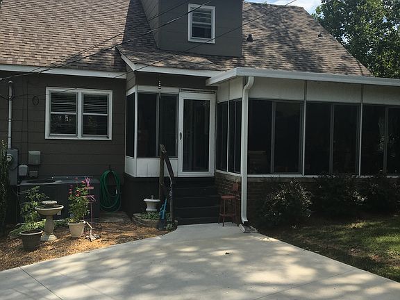 4th image of 2723 Fairview Dr