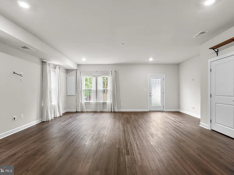 9271 Wood Violet Ct — Photo 27