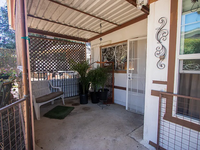 8369 Mount Vernon St — Photo 1