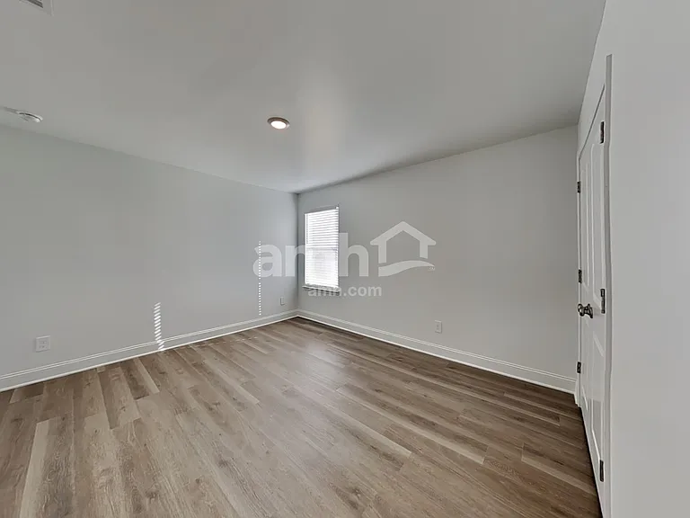 216 Latitia Ln — Photo 13