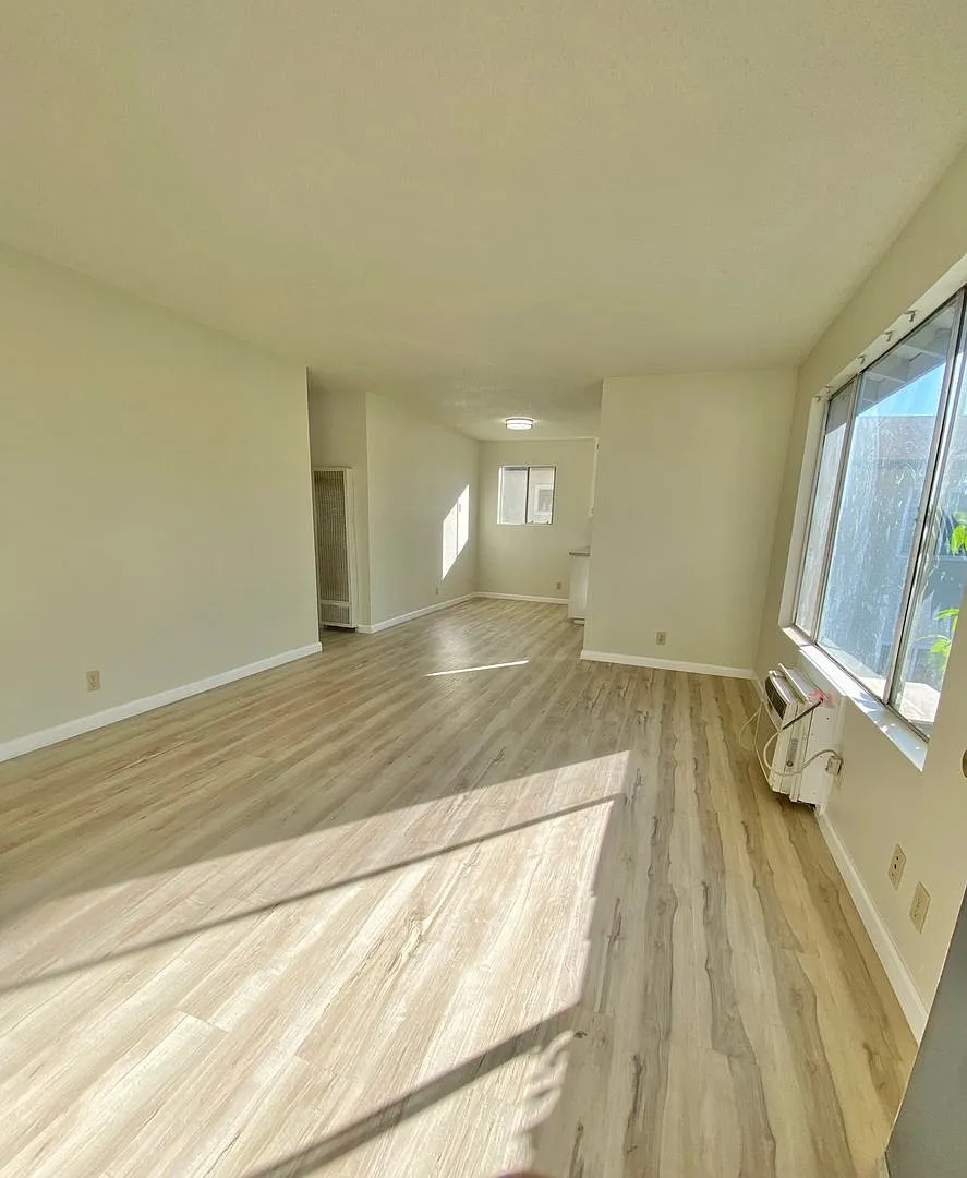 739 West 1st Ave — Photo 4