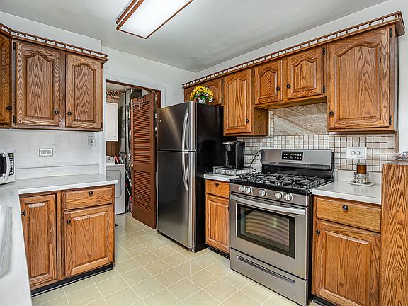 5th image of 7809 S Lawler Ave