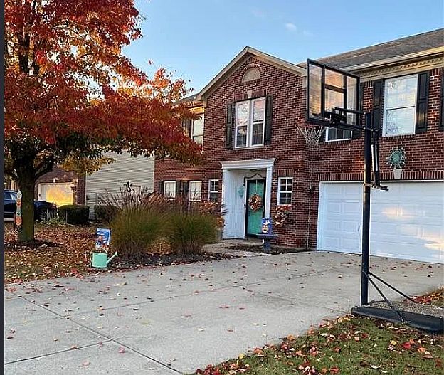 2nd image of 10392 Carlise Way