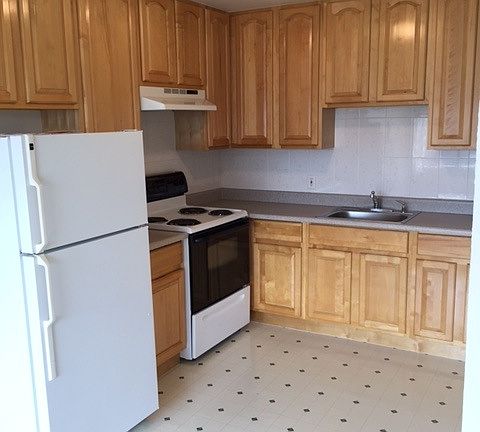 4th image of 266 19th Ave APT 3