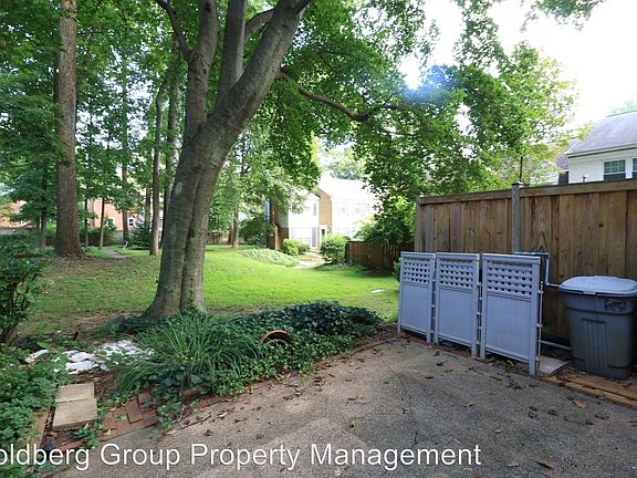 4th image of 869 Azalea Dr