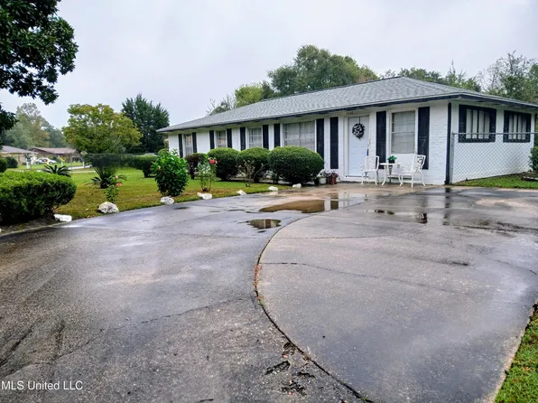 5400 Arrowhead Dr, Pascagoula, MS 39581