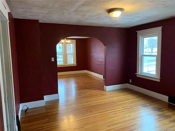 5th image of 3579 Walden Ave
