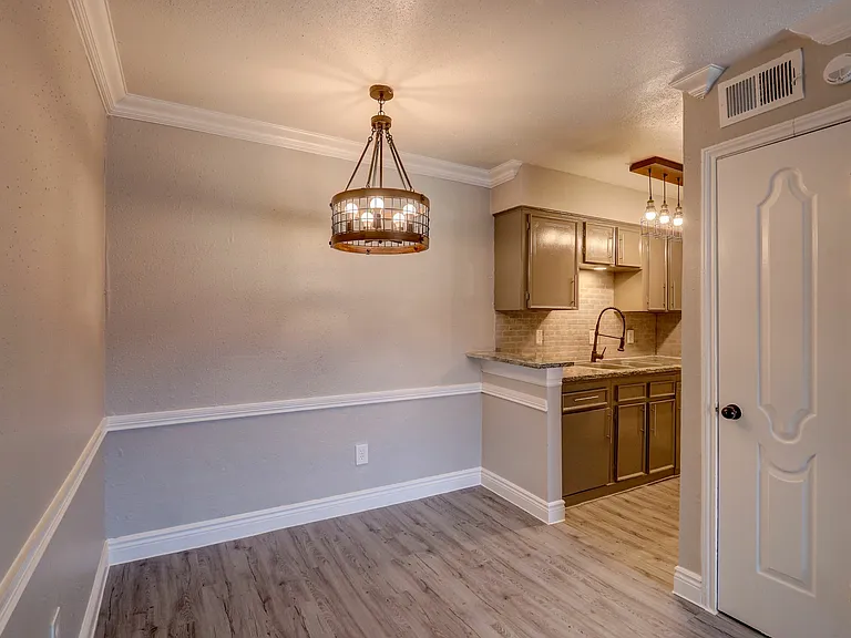 Camino Del Sol Apartments — Photo 6