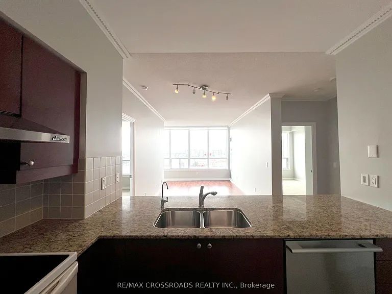 15 N Park Rd #1004 — Photo 9