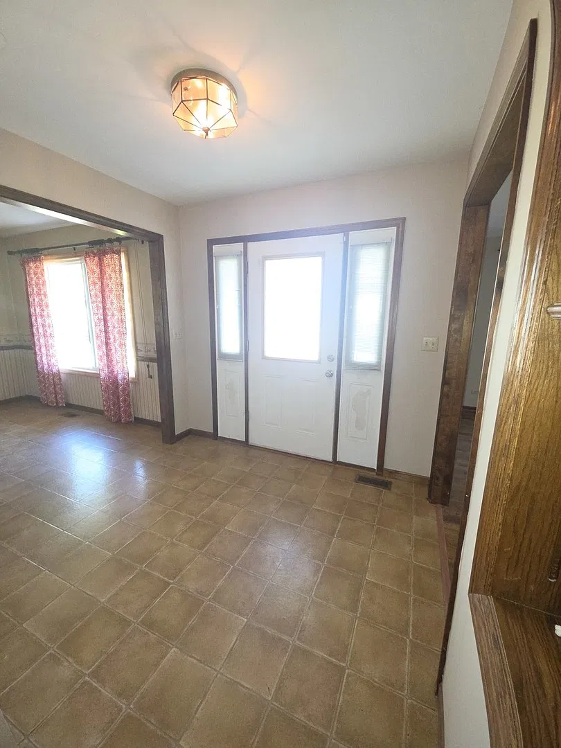 2 bed, 1208 sqft, $1,695 — Photo 2