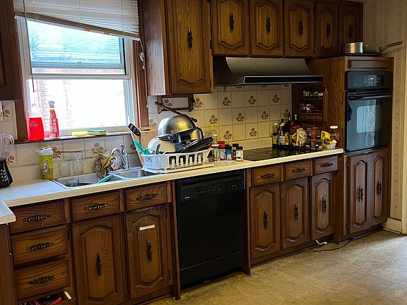 2nd image of 125 N Carson St