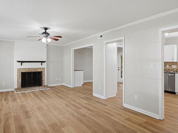4th image of 210 Reynolds Ave N