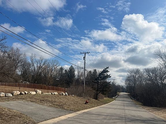 4th image of 28860 Grayfield Dr