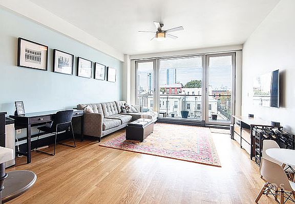 3rd image of 144 N 8th St APT 3A