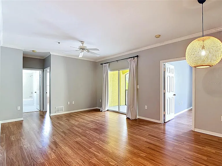 10201 Courtney Palms Blvd #203 — Photo 24