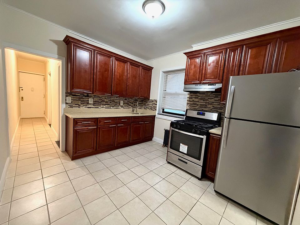 1st image of 25-45 18th St #2F