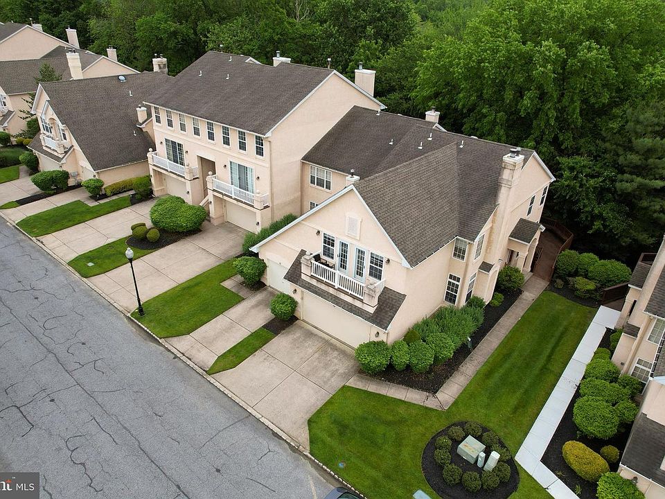 1st image of 16 Buckingham Pl