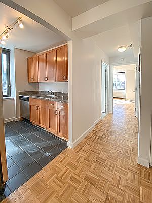 5th image of 350 W 38th St #13B