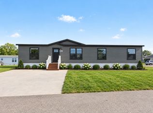 8607 Gleaner Ct, Zeeland, MI 49464