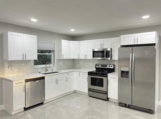 125 Barcelona Dr, Royal Palm Beach, FL 33411